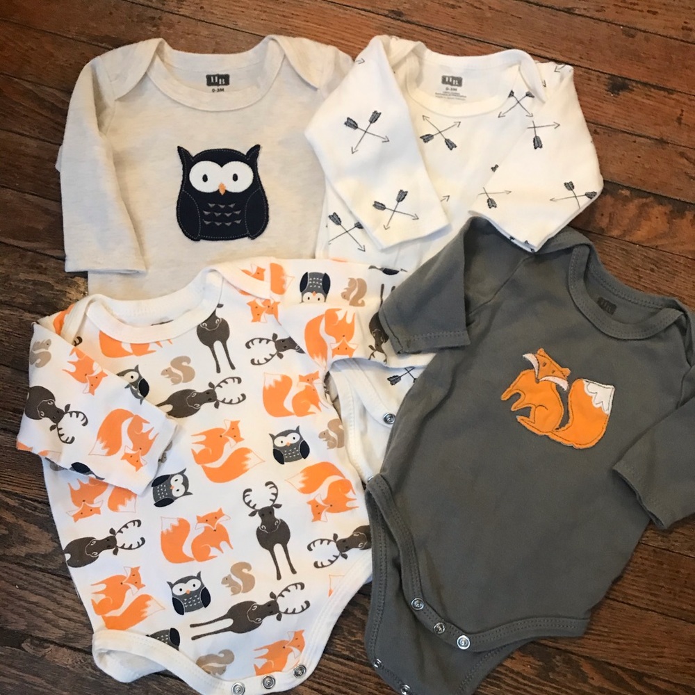 Long sleeve onesie LOT (set of 4) 0-3 months - Picture 1 of 1